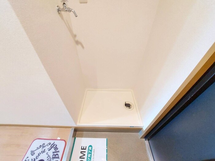 物件内観写真16　(洗濯機置場)