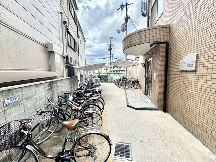 物件外観写真5　(駐輪場)