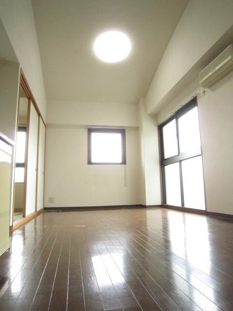 物件内観写真10　(居室)