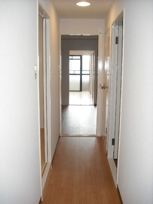 物件内観写真18　(廊下)