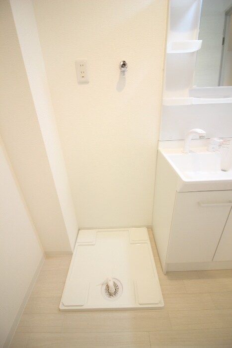 物件内観写真15　(洗濯機置場)