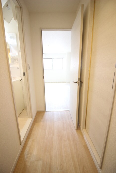 物件内観写真17　(廊下)