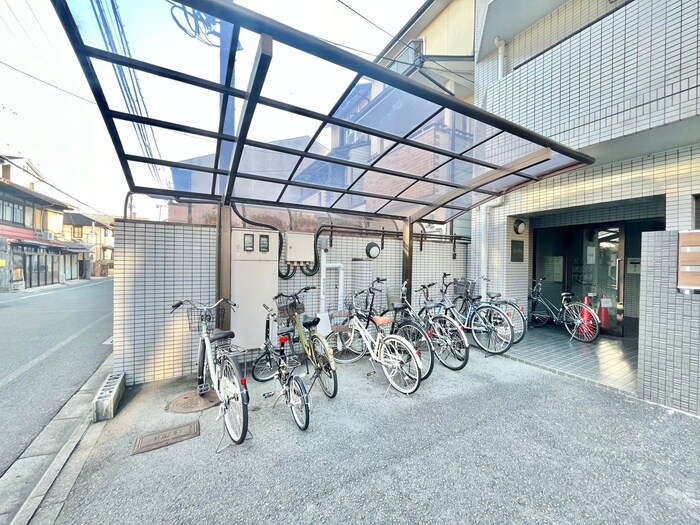 物件外観写真3　(駐輪場)