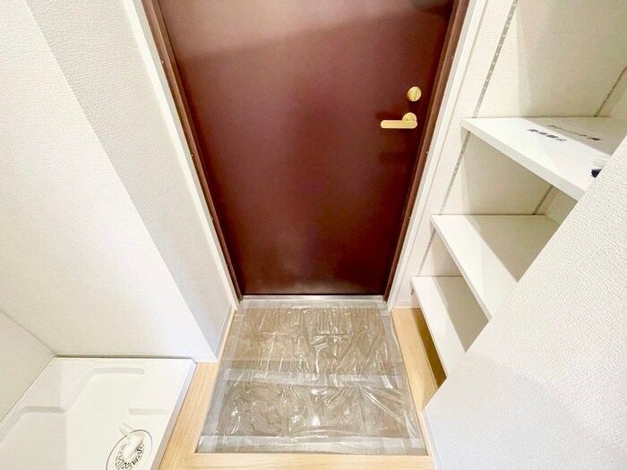 物件内観写真18　(玄関)