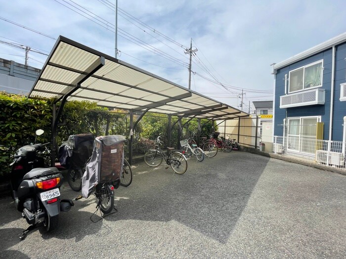 物件外観写真6　(駐輪場)