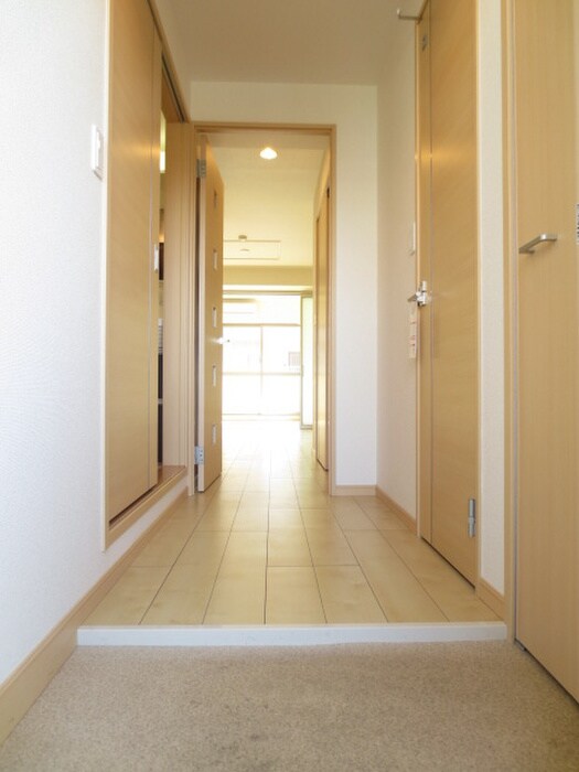 物件内観写真16　(廊下)