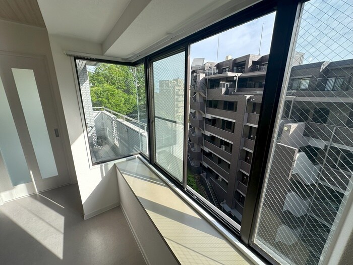 物件内観写真20　(室内からの展望)