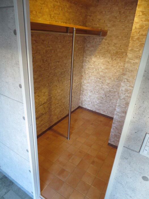 物件内観写真10　(収納)