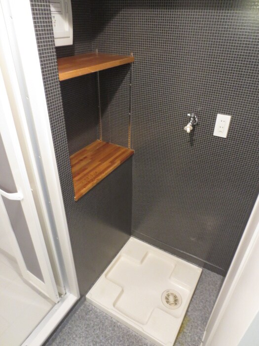 物件内観写真14　(洗濯機置場)