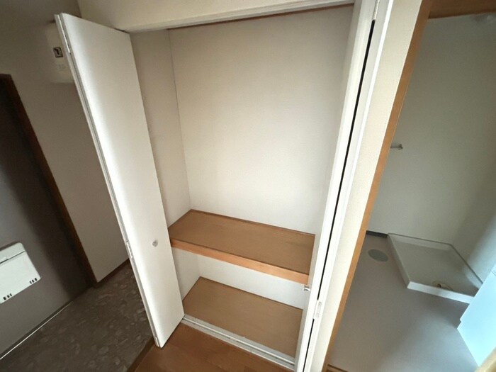 物件内観写真16　(収納)
