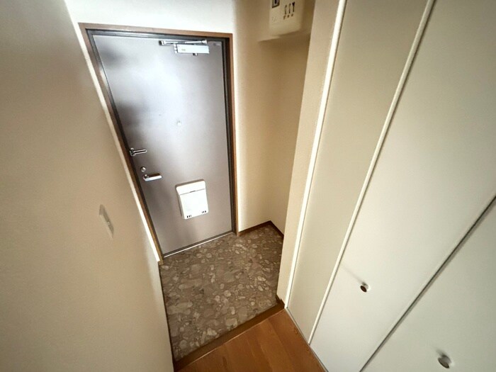 物件内観写真17　(玄関)