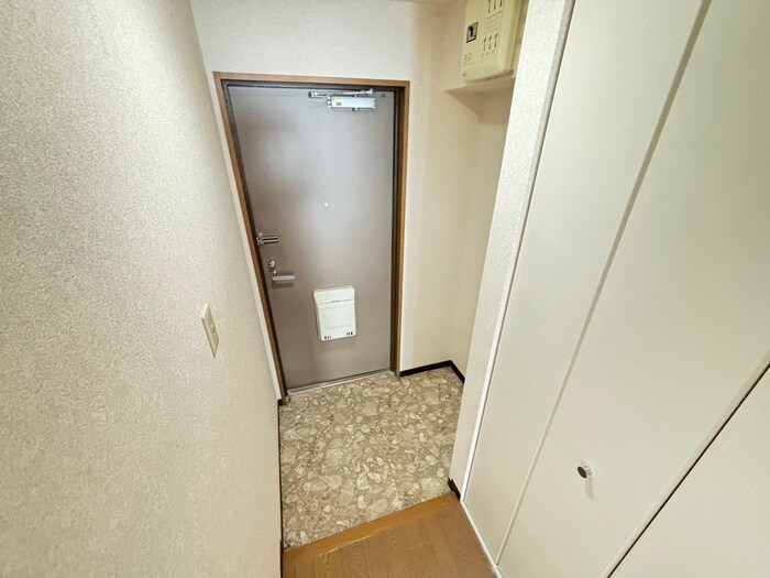 物件内観写真17　(玄関)