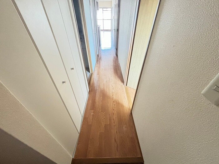 物件内観写真18　(廊下)