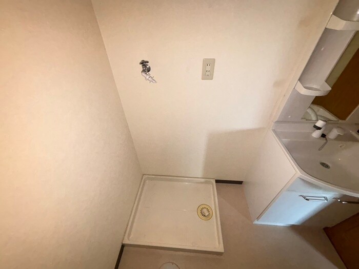 物件内観写真20　(洗濯機置場)