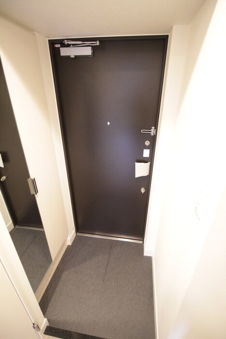 物件内観写真7　(玄関)