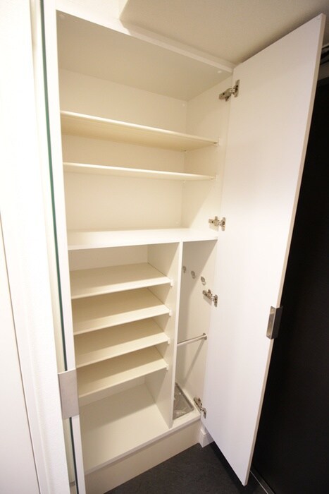 物件内観写真8　(靴箱)