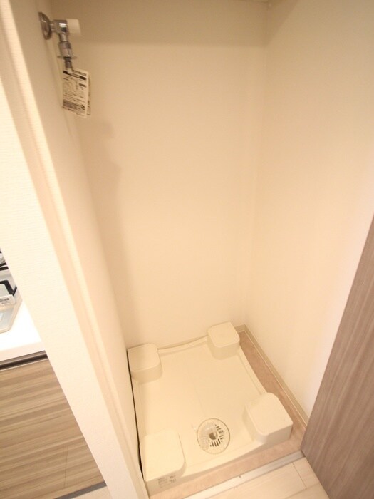 物件内観写真10　(洗濯機置場)