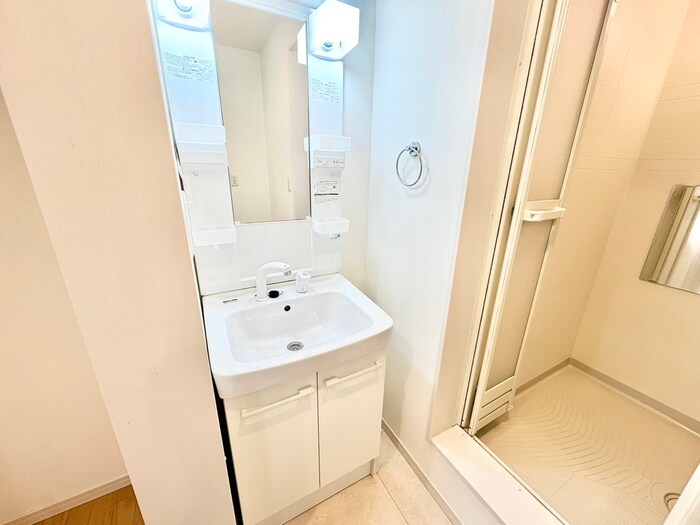 物件内観写真11　(洗面)