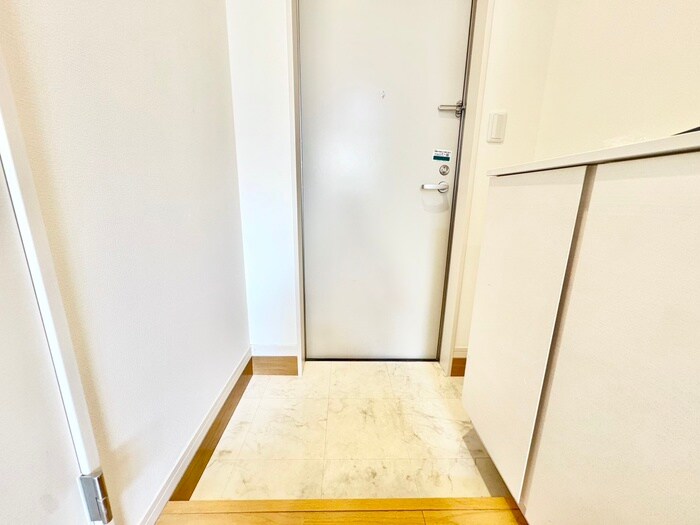 物件内観写真17　(玄関)