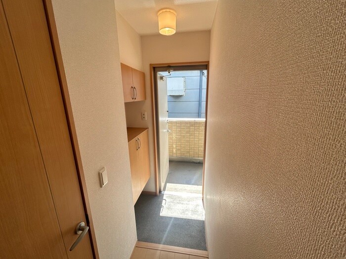物件内観写真15　(玄関)