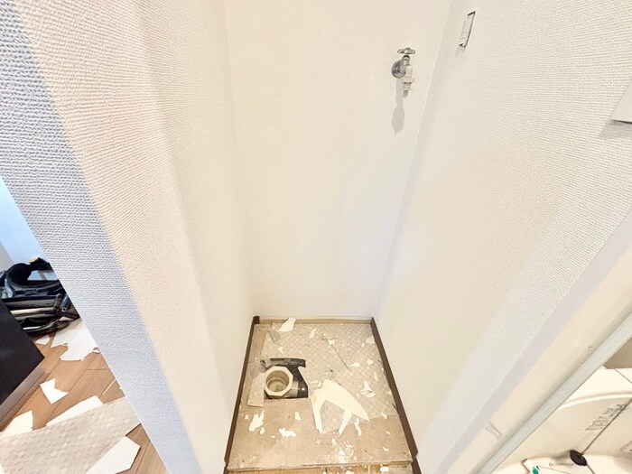 物件内観写真12　(洗濯機置場)