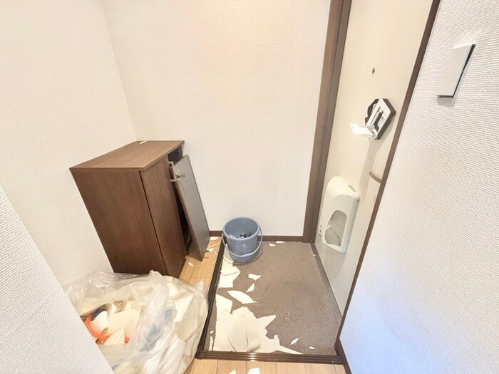 物件内観写真17　(玄関)