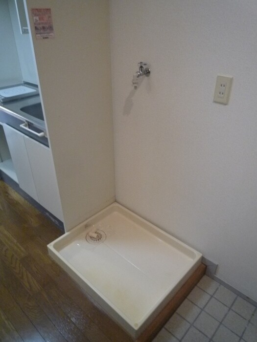 物件内観写真14　(洗濯機置場)