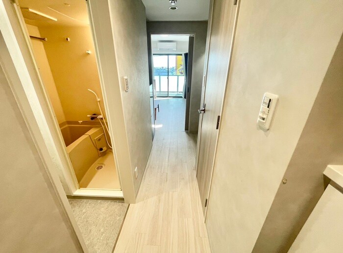 物件内観写真12　(廊下)