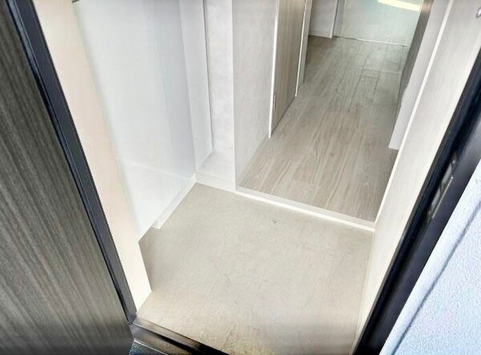 物件内観写真13　(玄関)