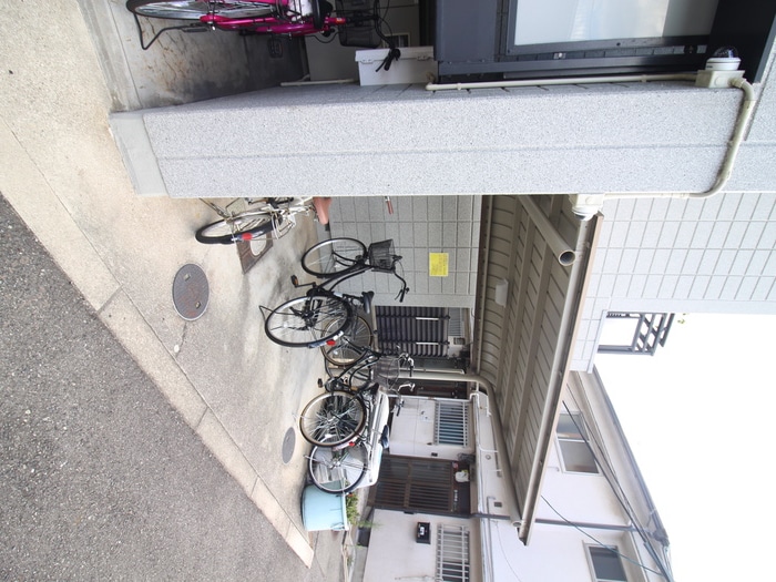 物件外観写真2　(駐輪場)