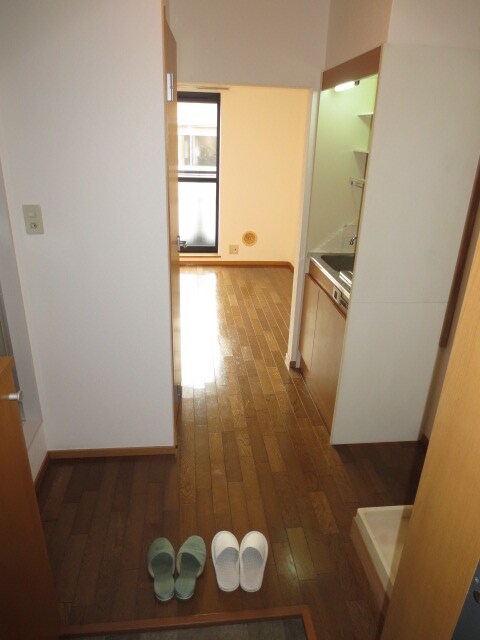 物件内観写真6　(玄関)