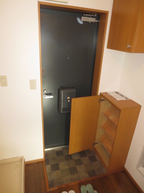 物件内観写真7　(玄関)