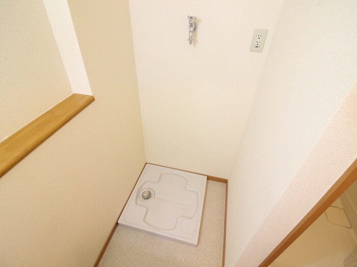 物件内観写真20　(洗濯機置場)