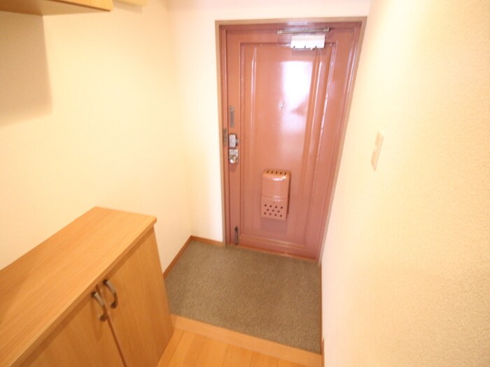 物件内観写真22　(玄関)
