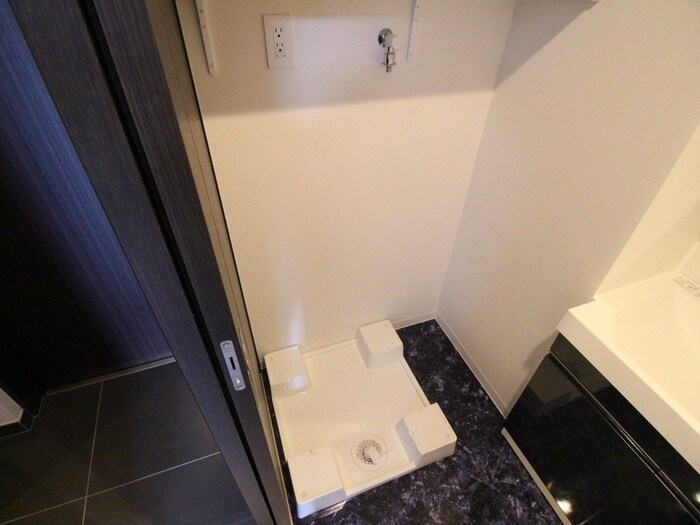 物件内観写真13　(洗濯機置場)