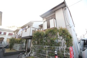プティセゾン草部外観写真