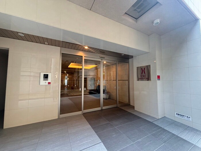 物件外観写真4　(エントランス部分)