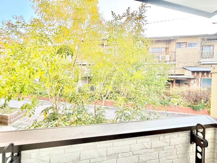 物件内観写真21　(室内からの展望)