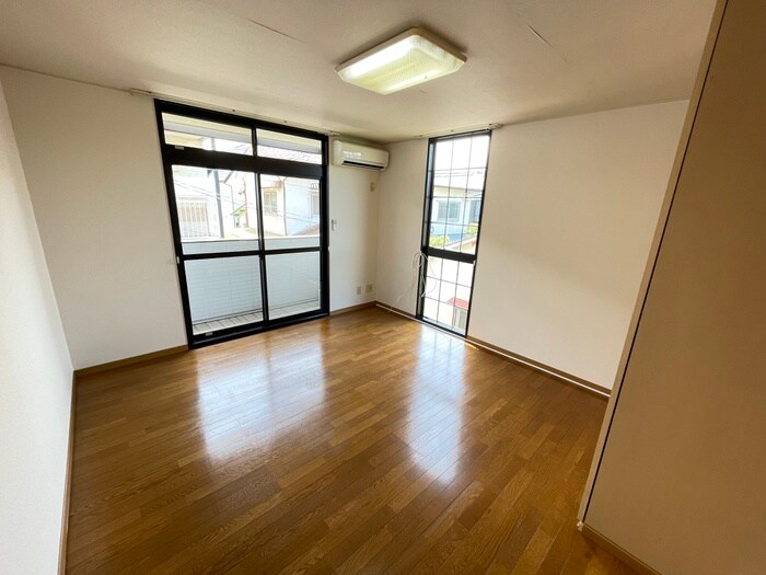 物件内観写真8　(居室)