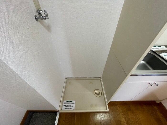 物件内観写真16　(洗濯機置場)