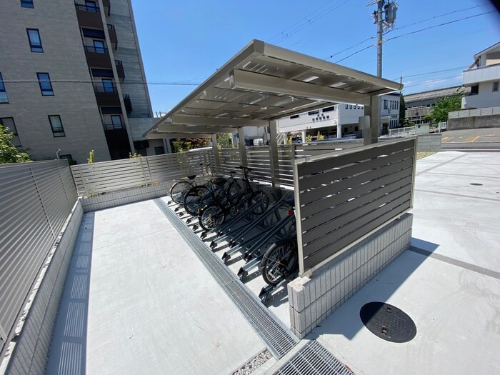 物件外観写真3　(駐輪場)