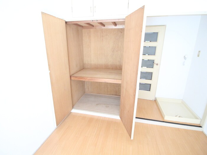 物件内観写真11　(収納)