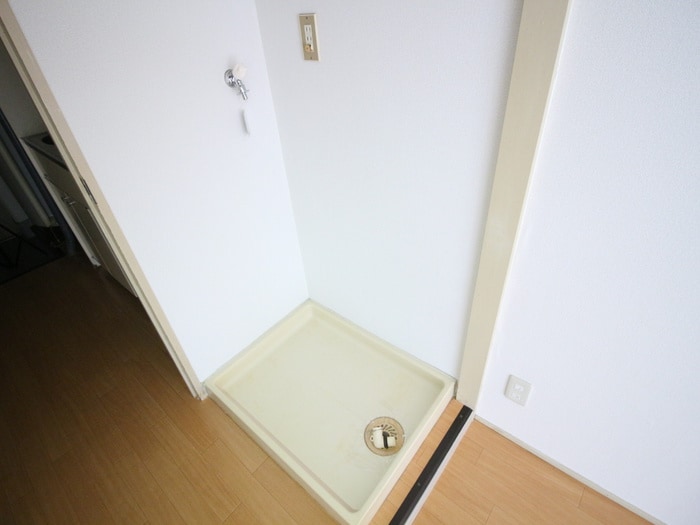 物件内観写真13　(洗濯機置場)