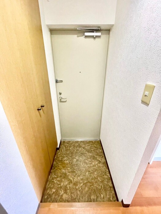 物件内観写真14　(玄関)