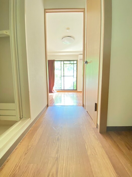 物件内観写真16　(廊下)