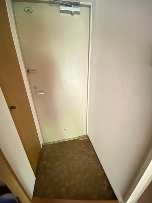 物件内観写真17　(玄関)