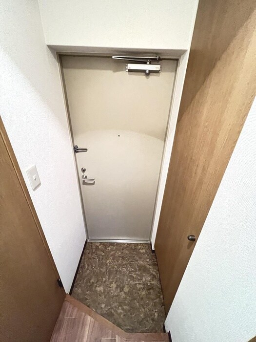 物件内観写真17　(玄関)