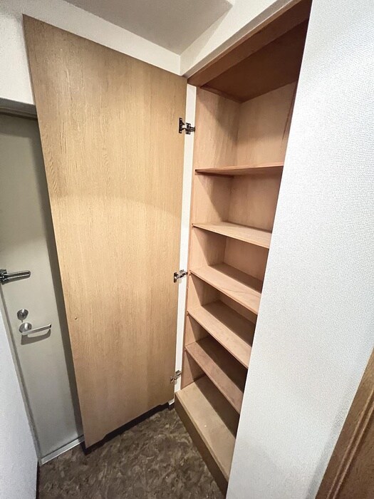 物件内観写真18　(靴箱)