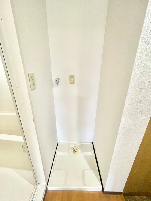 物件内観写真18　(洗濯機置場)