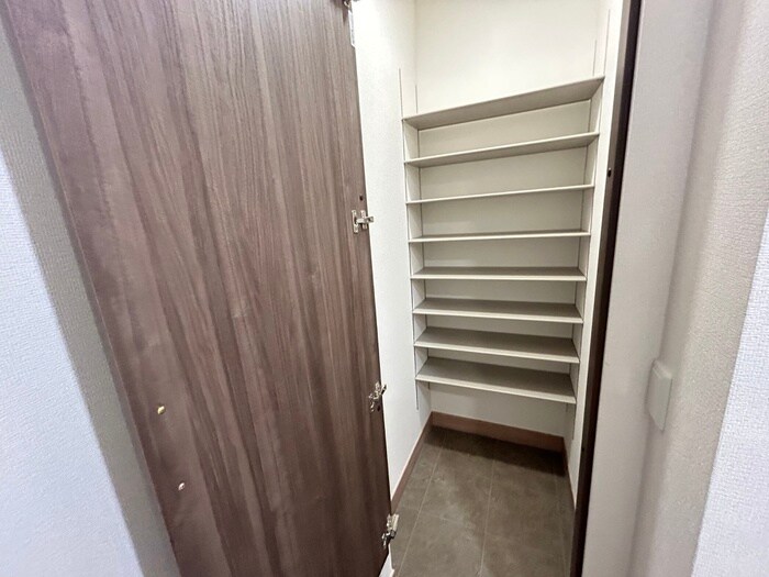 物件内観写真16　(靴箱)